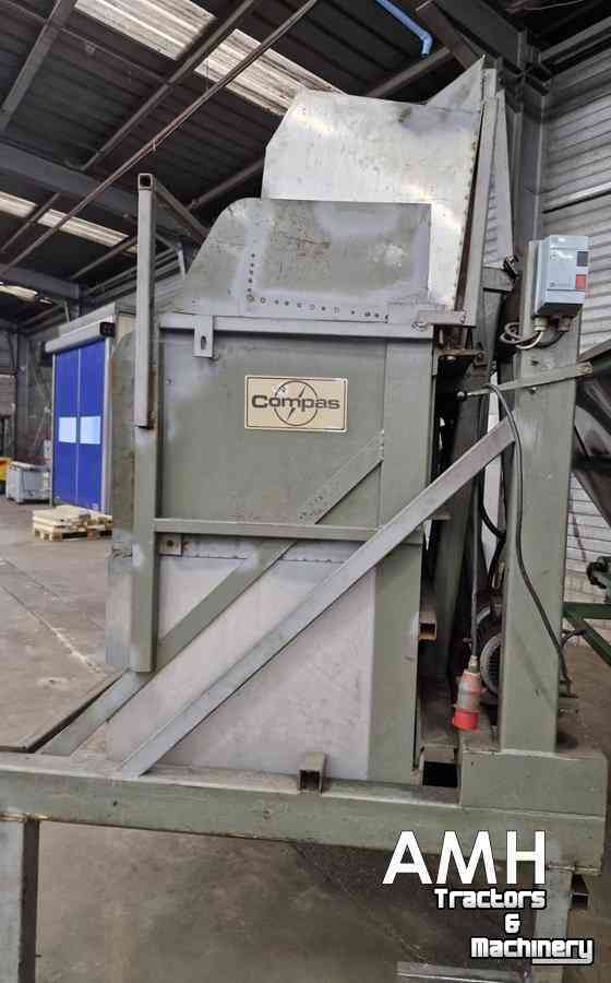 Bulk box tipper  Bunker met uitvoerband+kantelaar – complete set, Dosierbunker mit Austragsband inklusive Kistenkipper (Komplettset)