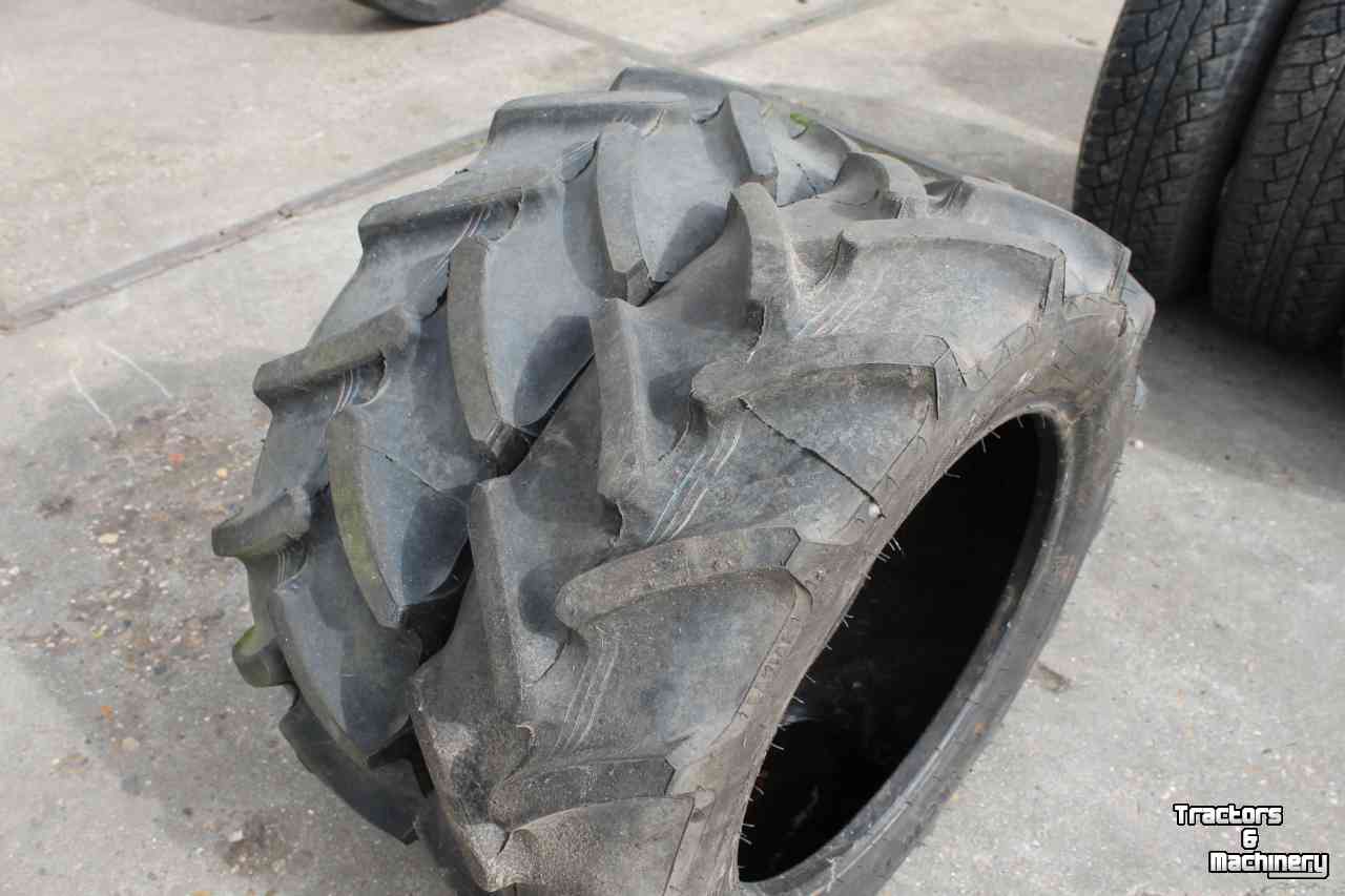 Wheels, Tyres, Rims & Dual spacers Mitas 200/70R16 AC70T trekkerband voorband tractorprofiel