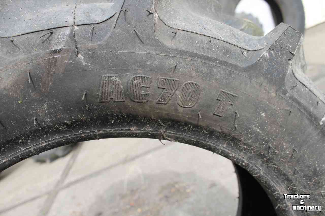 Wheels, Tyres, Rims & Dual spacers Mitas 200/70R16 AC70T trekkerband voorband tractorprofiel