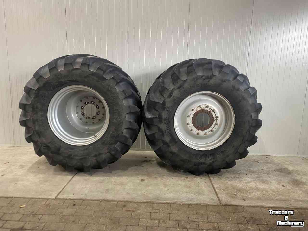 Wheels, Tyres, Rims & Dual spacers Michelin 800/65R32 xm27