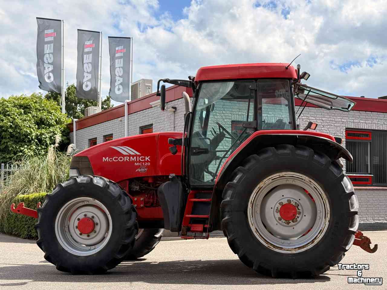 Tractor McCormick MC120