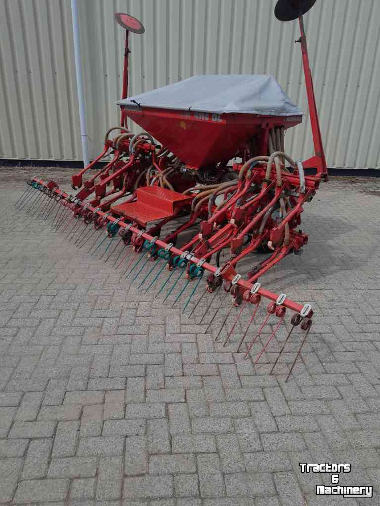 Seed drill Accord Pneumatic DL 450