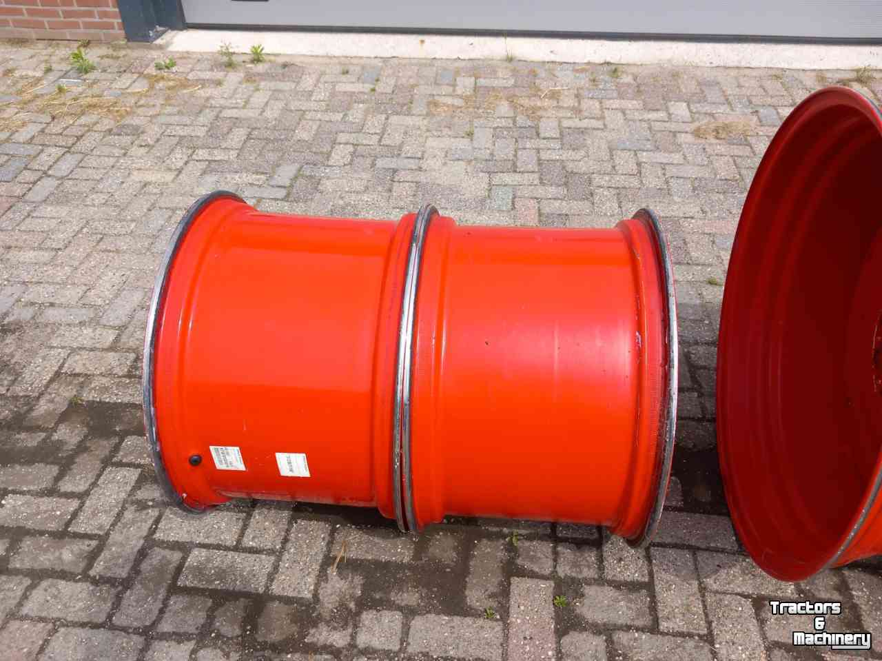 Wheels, Tyres, Rims & Dual spacers Fendt velgenset 18x28 en 23x38