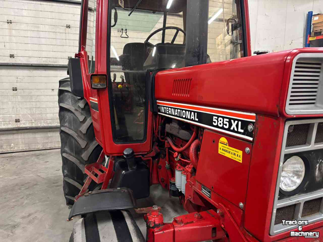 Tractor Case-IH 585 XL