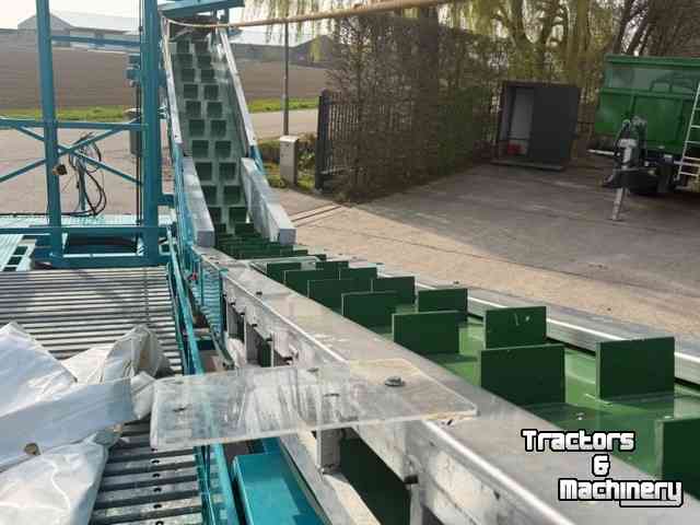 Cabbage harvester Deman Oogstwagen