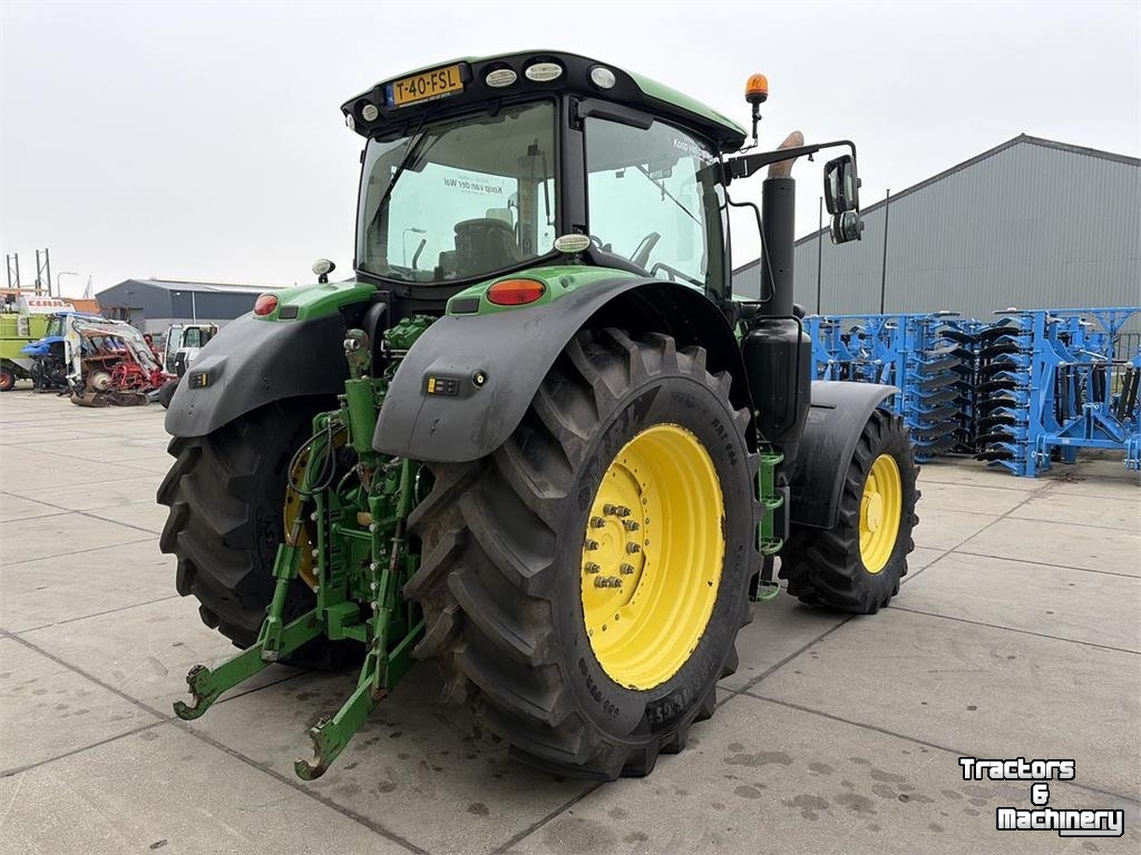 Tractor John Deere 6215R