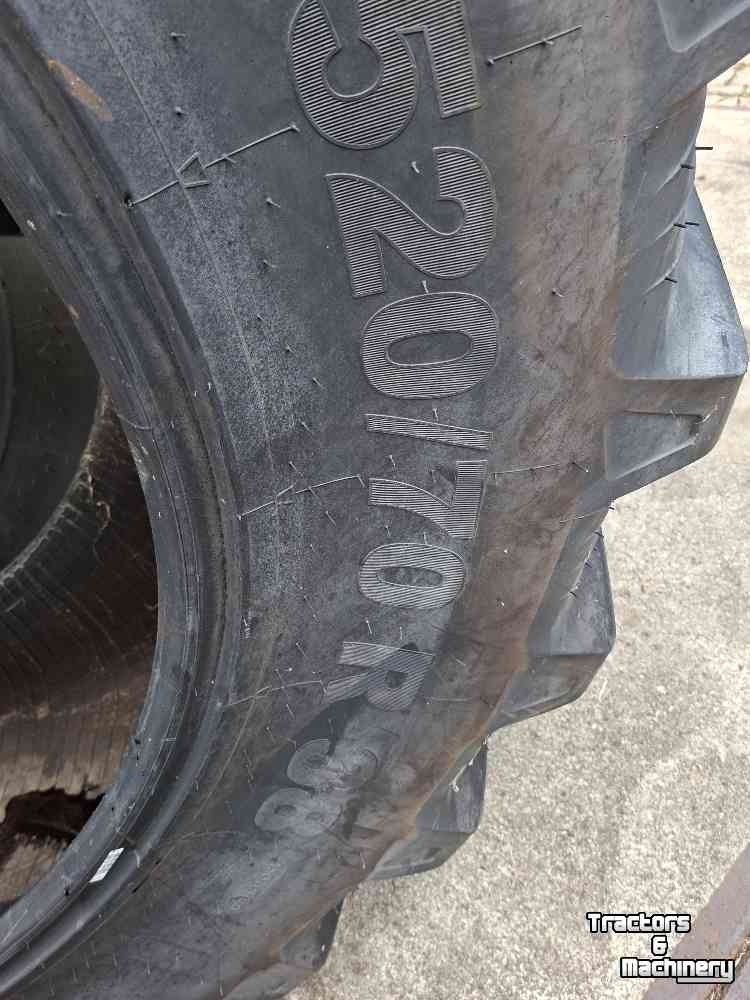Wheels, Tyres, Rims & Dual spacers Taurus 520/70R38