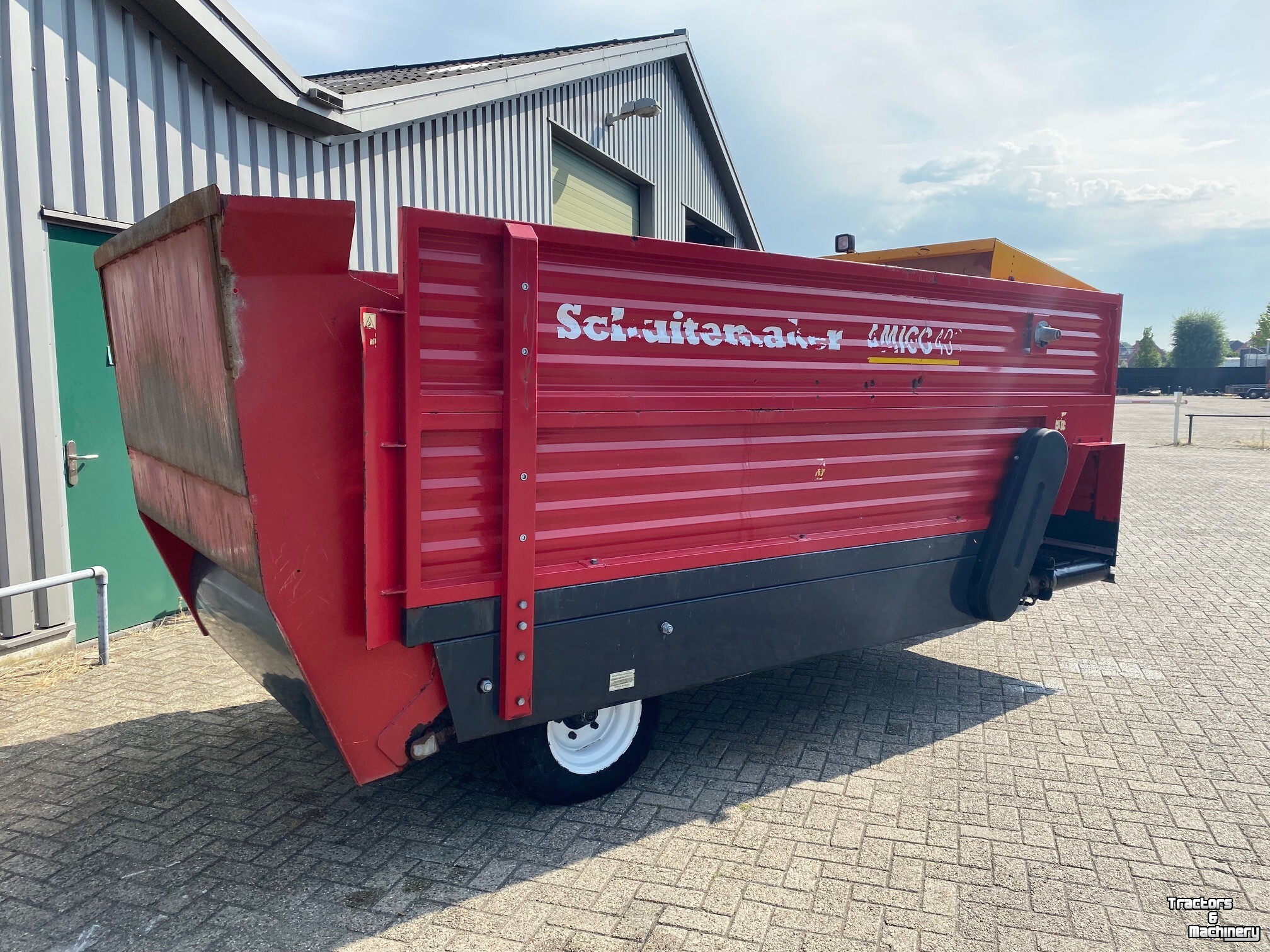 Silage-block distribution wagon Schuitemaker Amigo 40S