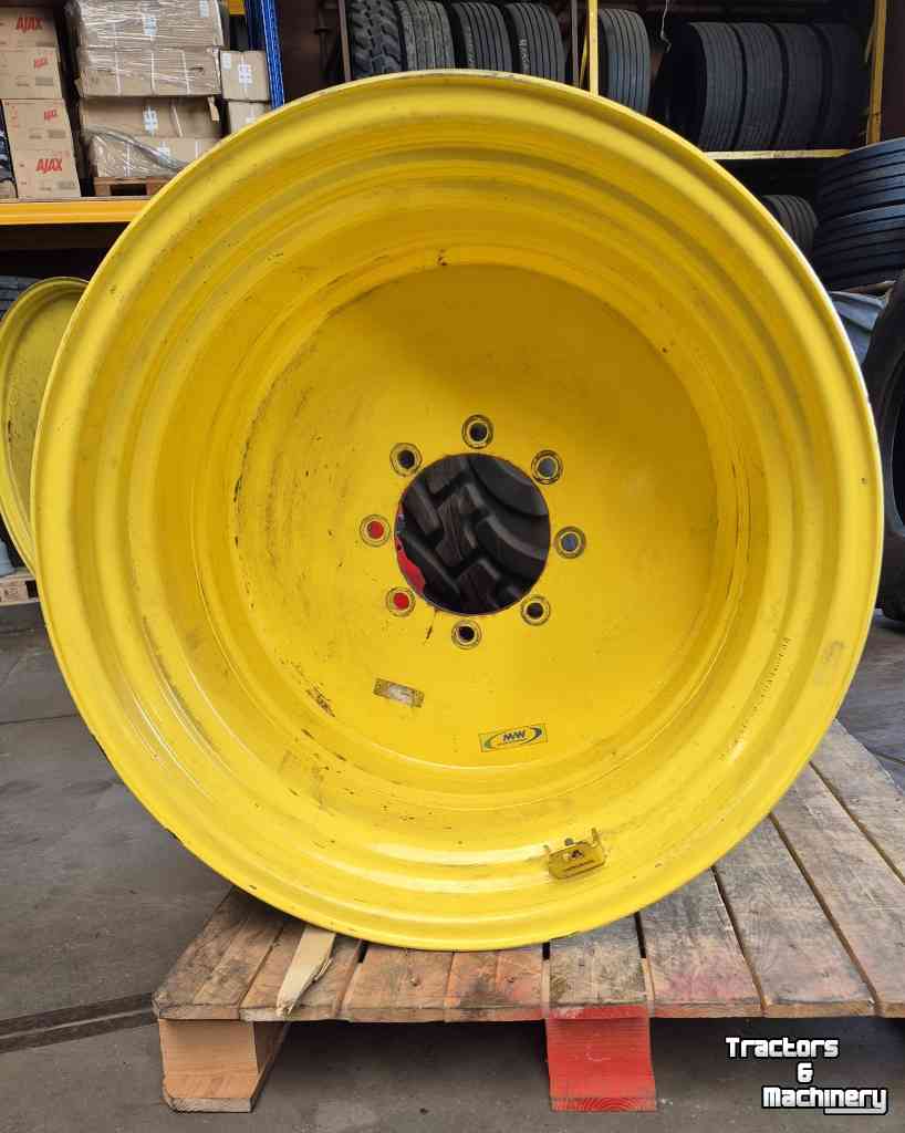 Wheels, Tyres, Rims & Dual spacers Molcon 30 x  32  steek 221-275-8  ET -35