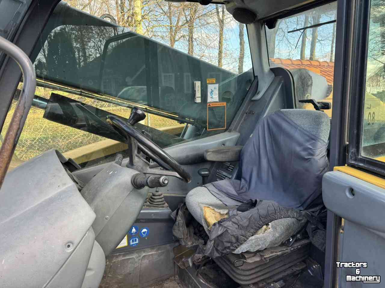 Telehandler New Holland LM410 Verreiker shovel