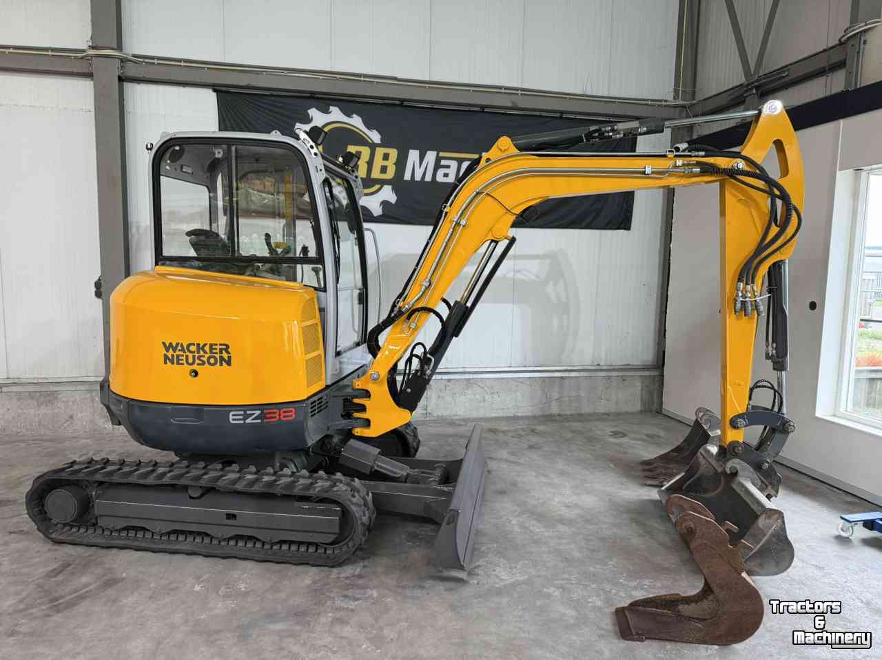 Excavator tracks Wacker EZ38