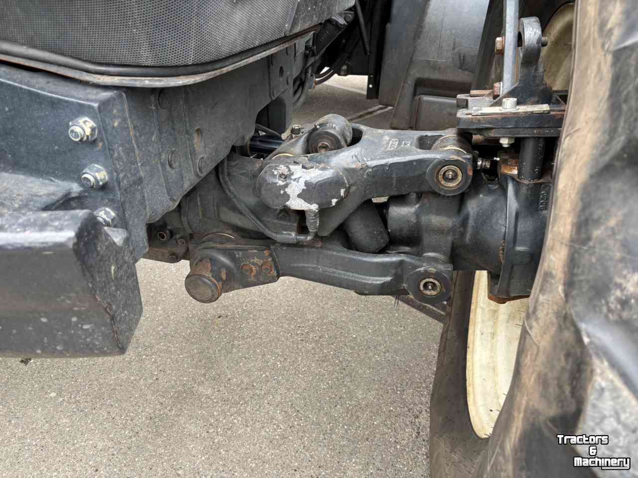 Tractor New Holland TVT135