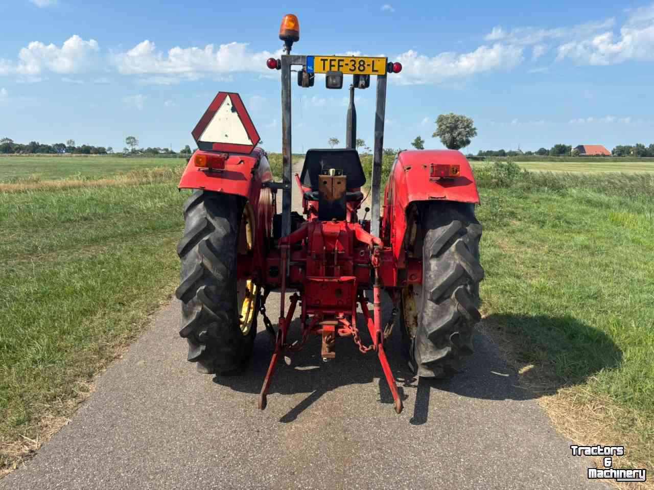 Tractor International 624