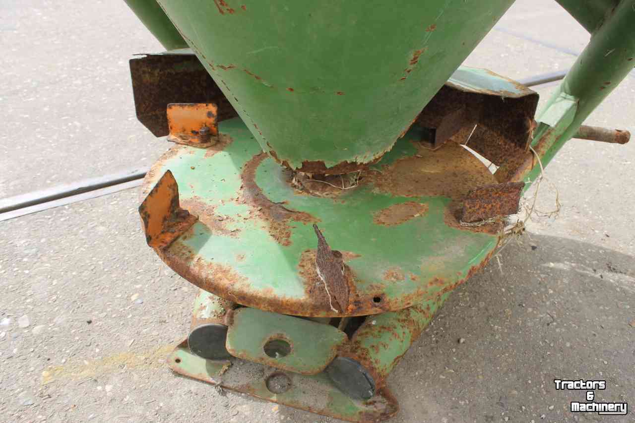 Fertilizer spreader Amazone EK200 kunstmeststrooier zoutstrooier zandstrooier