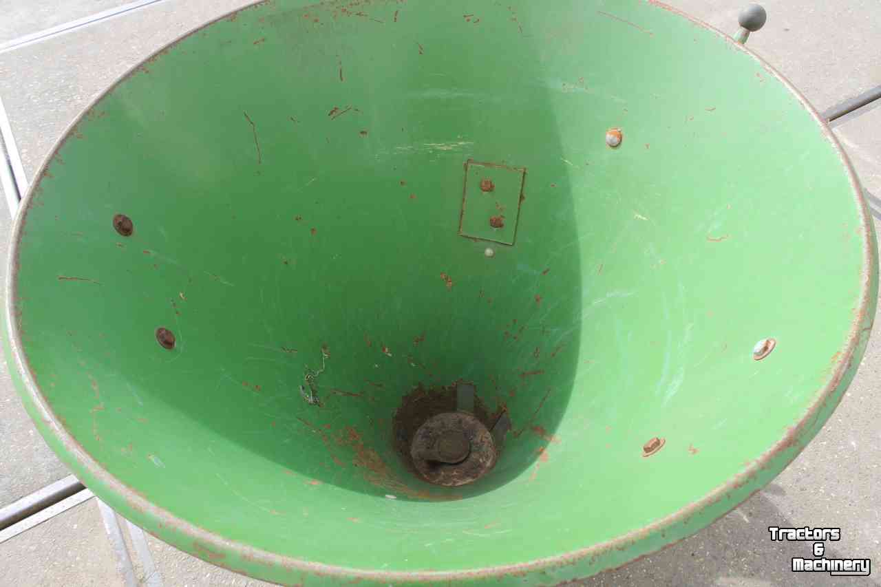 Fertilizer spreader Amazone EK200 kunstmeststrooier zoutstrooier zandstrooier