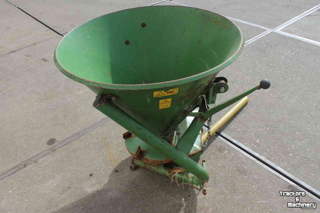 Fertilizer spreader Amazone EK200 kunstmeststrooier zoutstrooier zandstrooier