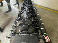 Deep subsoiler McConnel SHAKAERATOR bouwlandwoeler - vibratiewoeler