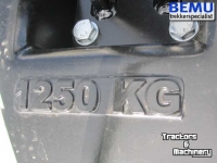 Frontweights  1250 KG gewichtenblok, frontgewicht