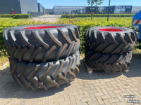 Wheels, Tyres, Rims & Dual spacers  600/65R38 + 540/65R24 Mitas Nieuw op velg