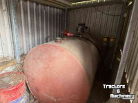 Other machines and accessories for the workshop and yard  betonnen lekbak + gasolietank