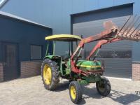 Tractor John Deere 1130 met voorlader en 1040 - beide 2wd en kenteken fendt ford international