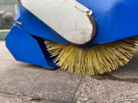 Sweeper AP VHZ 2250 veegmachine met opvangbak