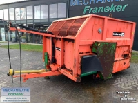 Silage-block distribution wagon Holaras Holaris rabit voerverdeelwagen blokkenwagen. voermengwagen