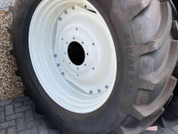 Wheels, Tyres, Rims & Dual spacers Vredestein Nieuw set compleet op verstelbare velgen  440/65R28 en 540/65R38