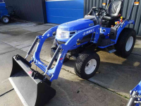 Horticultural Tractors Iseki 3217 met voorlader / frontlader