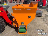 Sawdust spreader for boxes Flingk KSS-1015
