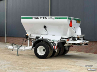 Other lawn and garden equipment and accessories  Dakota Turf Tender 414 Zandstrooier Bezandingsmachine