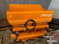 Sawdust spreader for boxes Flingk KSS 1015
