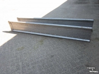 Other transport and industrial equipment and accessories  Aluminium op rijplaat