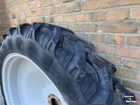 Wheels, Tyres, Rims & Dual spacers Taurus 270/95R46 70%