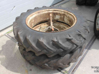 Wheels, Tyres, Rims & Dual spacers Molcon 12.4-32 (12.4X32) Dubbellucht wielen velgen banden 3-ster
