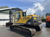 Excavator tracks Volvo EC180BLC