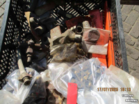 Diverse new spare-parts Douven diverse veldspuit delen