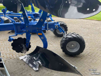 Ploughs Overum Vari Flex CX ploegen