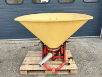 Fertilizer spreader Vicon Pendelstrooier