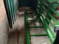 Silage spreader Holaras Jumbo kuilverder met grasriek
