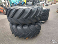 Wheels, Tyres, Rims & Dual spacers New Holland Wielen  680/75 R32 en 480/65 R28