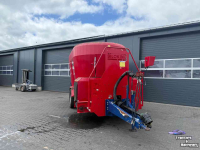 Vertical feed mixer Siloking Duo 18 voermengwagen