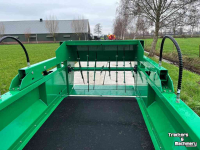Straw spreader for boxes Spread-a-Bale Midi HR stroverdeler