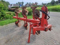 Ploughs Niemeyer Delta 3-200 wentel ploeg