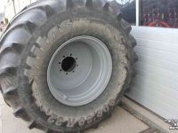 Wheels, Tyres, Rims & Dual spacers Mitas 900/60R32 SFT (Super Flexion Tire) banden en wielen velgen