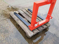 Other tillage machinery and accessories  Palletdrager  750 kg met verstelbare lepels