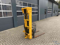 Forklift  Hefmast met palletlepels en sideshift