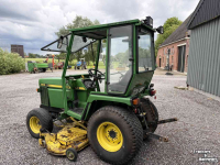 Horticultural Tractors John Deere 855 Diesel met maaidek en cabine