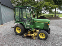 Horticultural Tractors John Deere 855 Diesel met maaidek en cabine