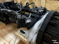 Tractor New Holland Vooras - NewH T7 HD / Case-IH OPTUM / Steyr  TERRUS Parts no:47676815